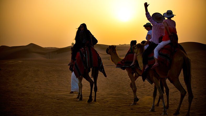 Paseo Camellol Desierto - Al Kharim Experiencia tradicional del desierto Al Khatim