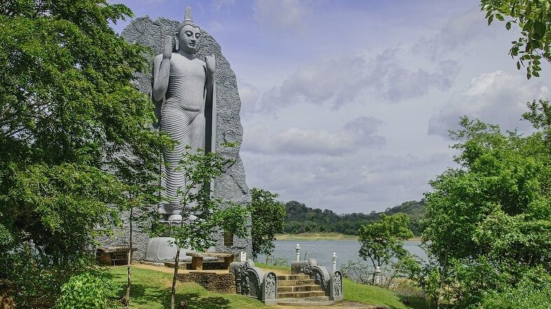 Estatua-Buda-Polonnaruwa-See-Dubai-Tours Estatua Buda Polonnaruwa