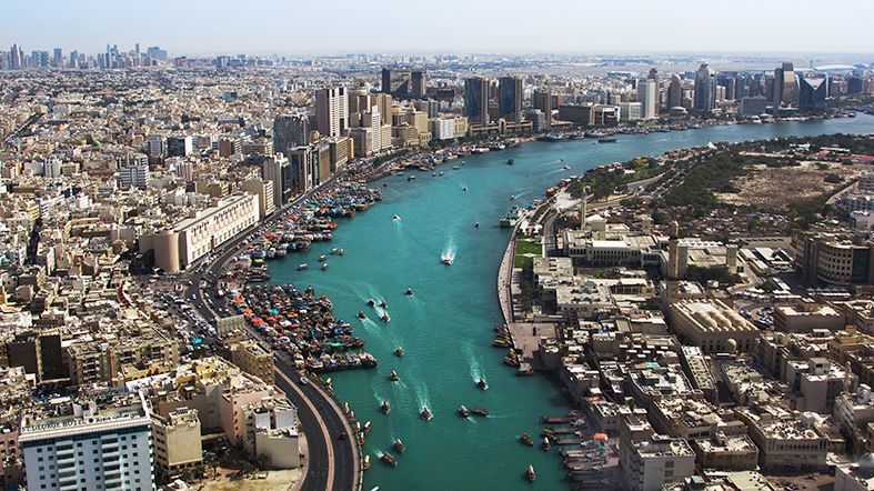 Dubai tour privado - Al Fahidi Fort - Bastakiya - Dhow Wharfage - Diwan - Mall - Museum - Emirates Towers