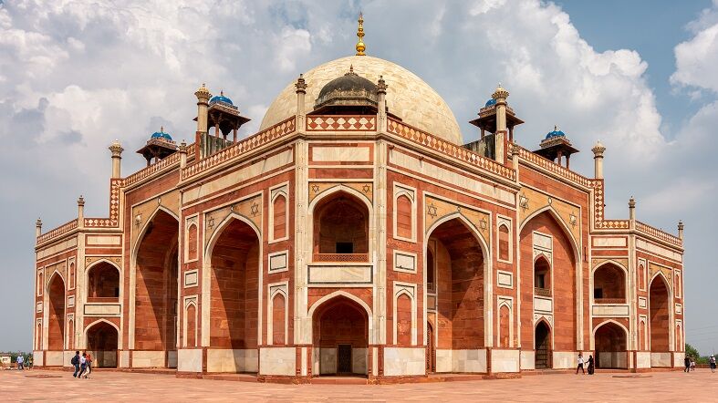 Humayun’s-Tomb-Delhi-Tierra-de-los-Maharajas-See-Dubai-Tours Tierra de los Maharajas